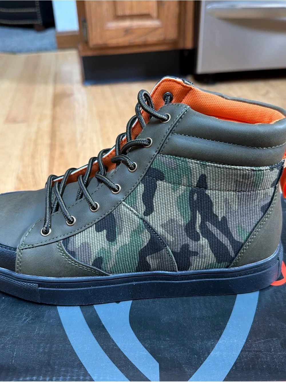 Deer Stags Blaze Jr Olive Camo High-Top Sneakers with Orange Lining 6m